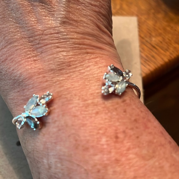 Silver plated Adjustable cuff bracelet - Picture 1 of 2